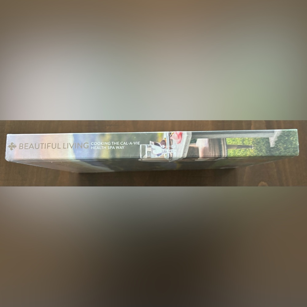 NWT Coffee Table Healthy Cookbook; Wrapped;  300 Beautiful Pages; MSRP $75 - Picture 3 of 8